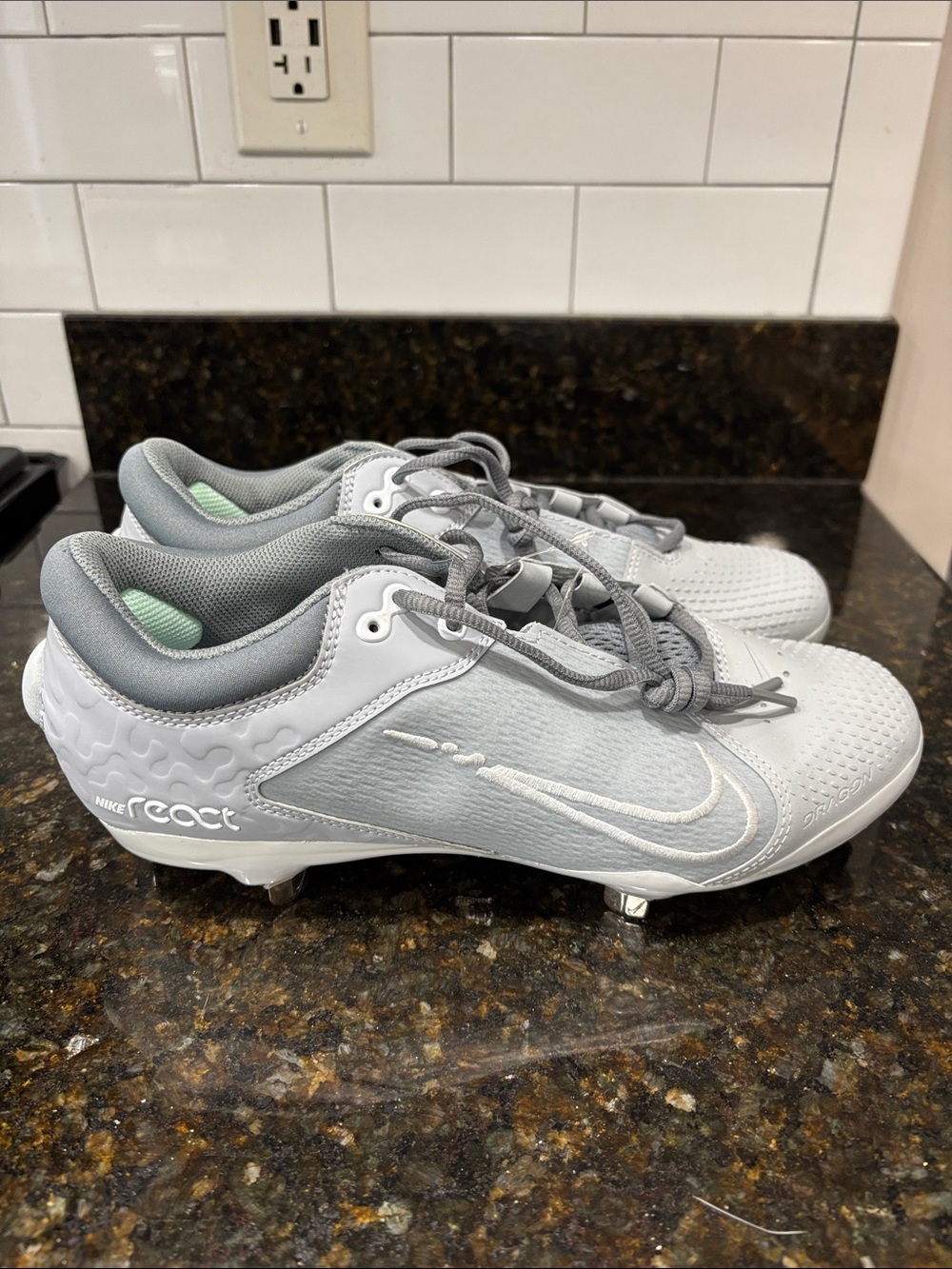 Nike React Women’s Softball Cleats Gray White Metal Spikes Size 10.5